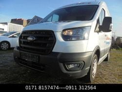 Weiß Gebraucht 2022 Ford Transit Trend Van / Kleinbus | 15.900 € (Guter Preis)