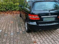 Schwarz Gebraucht 2011 Mercedes B160 Van / Kleinbus | 4.200 € (Fairer Preis)