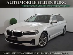 Weiß Gebraucht 2023 BMW 520 Sport Line Kombi | 31.880 € (Guter Preis)