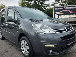 Grau Gebraucht 2015 Citroën Berlingo Van / Kleinbus | 5.900 € (Guter Preis)