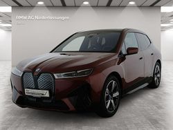 Rot Gebraucht 2022 BMW iX Sport Line SUV | 71.400 € (Teuer)