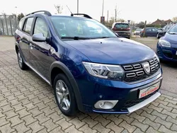 Blau cosmos Gebraucht 2020 Dacia Logan Celebration Limousine | 7.500 €