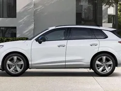 Arkonaweiß Neu 2025 Audi Q3 S-Line SUV | 49.848 € (Guter Preis)