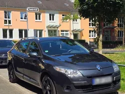 Grau Gebraucht 2011 Renault Mégane III Dynamique Kombi | 3.900 € (Fairer Preis)