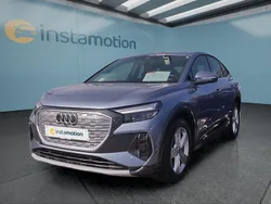 Blau Gebraucht 2022 Audi Q4 e-tron SUV | 33.599 € (Guter Preis)