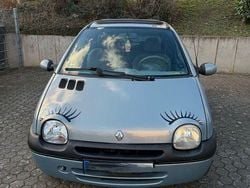 Grau Gebraucht 2003 Renault Twingo Authentique Kleinwagen | 750 € (Fairer Preis)
