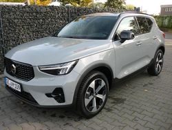 Grau Gebraucht 2024 Volvo XC40 Plus SUV | 36.990 € (Fairer Preis)