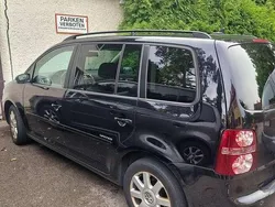 Schwarz Gebraucht 2009 VW Touran Freestyle Van / Kleinbus | 3.700 € (Fairer Preis)