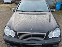 Schwarz Gebraucht 2001 Mercedes C180 Kombi | 1.850 €