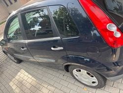 Blau Gebraucht 2006 Ford Fiesta Kleinwagen | 1.250 € (Fairer Preis)