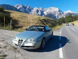 Blau Gebraucht 2006 Alfa Romeo Spider Cabrio | 7.000 €