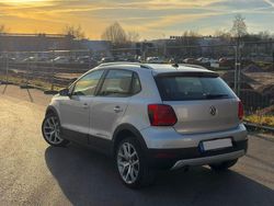 Silber Gebraucht 2014 VW Polo Cross Kleinwagen | 12.900 € (Etwas zu teuer)