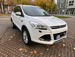 Weiß Gebraucht 2015 Ford Kuga Titanium SUV | 12.250 € (Fairer Preis)