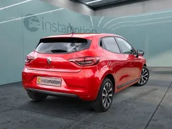 Rot Gebraucht 2022 Renault Clio V Equilibre Limousine | 14.944 € (Etwas zu teuer)