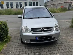 Silber Gebraucht 2004 Opel Meriva Van / Kleinbus | 1.390 € (Guter Preis)