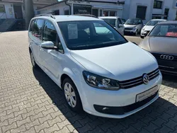 Purewithe Gebraucht 2015 VW Touran Comfortline Van / Kleinbus | 13.950 € (Guter Preis)
