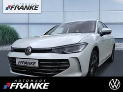Weiß Gebraucht 2024 VW Passat Elegance Limousine | 41.319 €