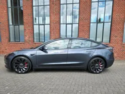 Grau Gebraucht 2021 Tesla Model 3 Performance Limousine | 29.500 € (Fairer Preis)