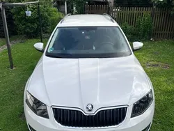 Weiß Gebraucht 2014 Skoda Octavia Style Kombi | 8.900 € (Guter Preis)