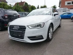 Weiß Gebraucht 2013 Audi A3 Sportback Attraction Limousine | 8.750 € (Guter Preis)