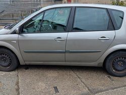 Silber Gebraucht 2007 Renault Scénic II Van / Kleinbus | 2.300 €