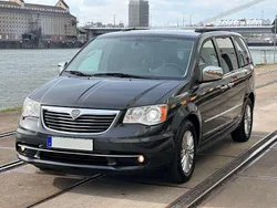 Grau Gebraucht 2012 Lancia Voyager Gold Van / Kleinbus | 19.997 €