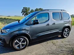 Grau Gebraucht 2019 Peugeot Rifter GT-line Van / Kleinbus | 20.800 € (Fairer Preis)