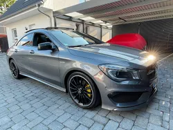 Grau Gebraucht 2013 Mercedes CLA180 AMG line Limousine | 18.500 €