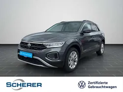 Indiumgrau metallic (metallic) Gebraucht 2025 VW T-Roc Life SUV | 28.780 € (Superpreis)