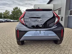 Celestite grey metallic celestite grey metallic Neu 2025 Toyota Aygo Kleinwagen | 17.991 €