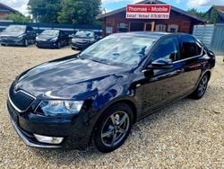 Schwarz Gebraucht 2015 Skoda Octavia Limousine | 11.980 € (Guter Preis)