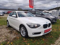 Weiß Gebraucht 2012 BMW 116 Urban Line Kleinwagen | 8.599 € (Fairer Preis)