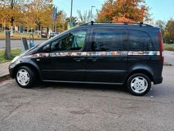 Schwarz Gebraucht 2004 Mercedes Vaneo Van / Kleinbus | 1.200 € (Guter Preis)