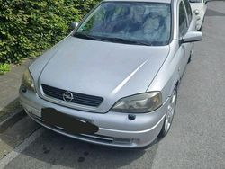 Silber Gebraucht 2002 Opel Astra Edition Limousine | 2.950 € (Etwas zu teuer)