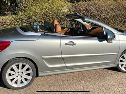 Silber Gebraucht 2009 Peugeot 207 CC Platinum Cabrio | 7.350 € (Teuer)