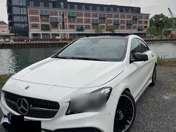 Weiß Gebraucht 2018 Mercedes CLA250 AMG line Limousine | 21.500 € (Fairer Preis)