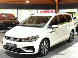 Weiß Gebraucht 2016 VW Touran Highline Van / Kleinbus | 19.977 € (Fairer Preis)