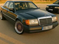 Grün Gebraucht 1986 Mercedes 200 Limousine | 4.250 €