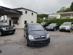 Grau Gebraucht 2010 Opel Meriva Edition Van / Kleinbus | 2.500 € (Guter Preis)
