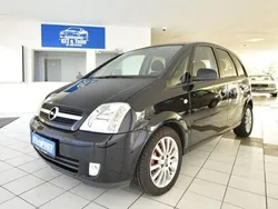 Schwarz Gebraucht 2005 Opel Meriva Cosmo Van / Kleinbus | 3.980 € (Teuer)