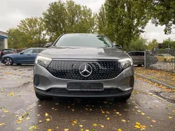 Mountaingrau met. Gebraucht 2024 Mercedes EQA250+ Advanced Plus SUV | 32.900 €