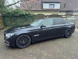 Schwarz Gebraucht 2013 BMW 740 Limousine | 9.900 € (Superpreis)