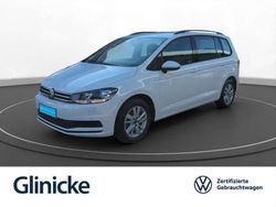 Pure white Gebraucht 2024 VW Touran Comfortline Van / Kleinbus | 31.980 € (Etwas zu teuer)