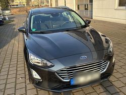 Grau Gebraucht 2019 Ford Focus Kombi | 11.499 € (Guter Preis)
