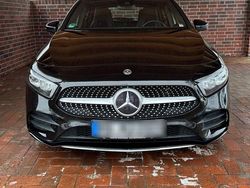 Schwarz Gebraucht 2020 Mercedes A180 AMG line Limousine | 22.000 € (Guter Preis)