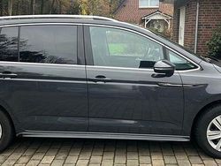 Grau Gebraucht 2019 VW Touran Highline Van / Kleinbus | 22.900 € (Guter Preis)