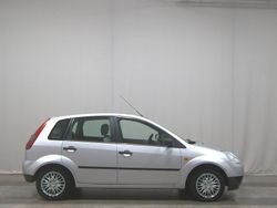 Polarsilber metallic Gebraucht 2002 Ford Fiesta Ambiente Kleinwagen | 450 € (Superpreis)