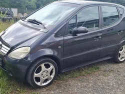 Gebraucht 2000 Mercedes A160 Avantgarde Limousine | 1.900 € (Teuer)