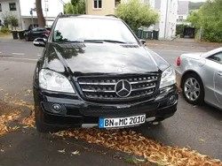 Schwarz Gebraucht 2006 Mercedes ML350 SUV | 3.950 €