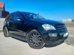 Schwarz Gebraucht 2006 Mercedes ML320 SUV | 12.900 €